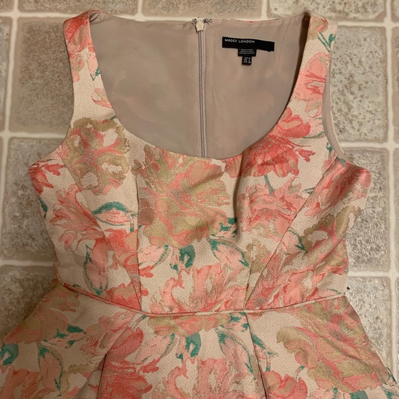 Floral dress - Picture 4 of 11